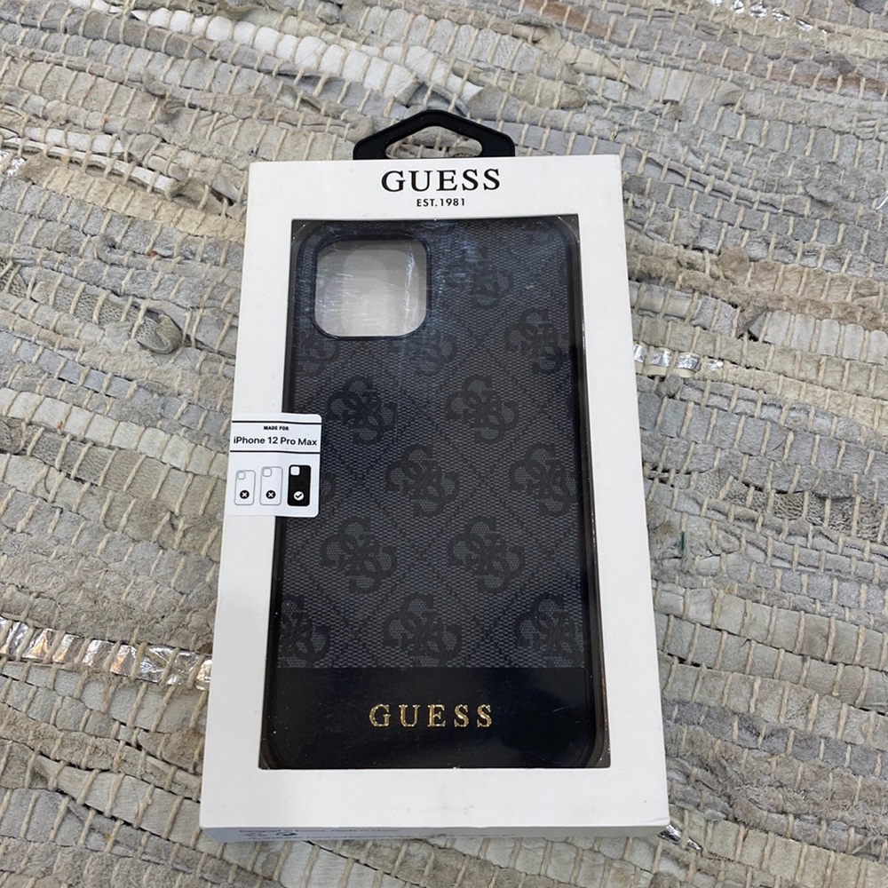 Guess IPhone 12 Pro Max case in black